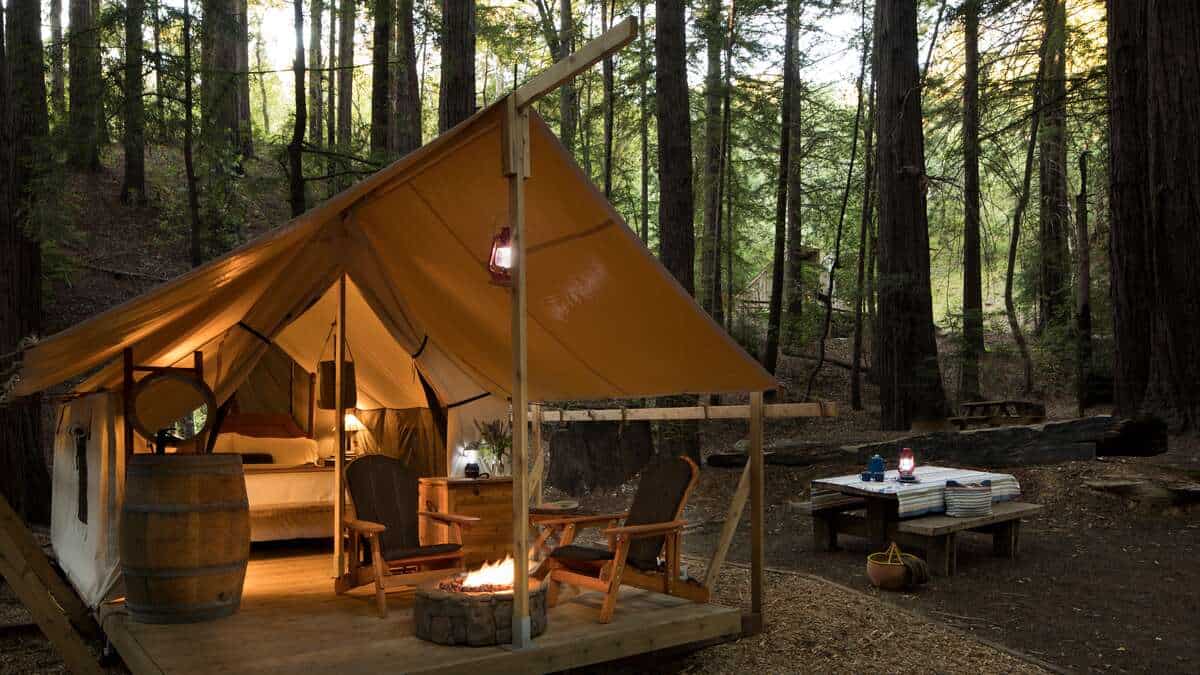 Luxury glamping på Ventana Big Sur i California. Luxury glamping på Ventana Big Sur i California.