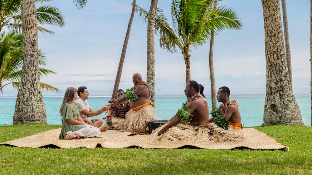 Delta på en kavaseremoni på Fiji. 