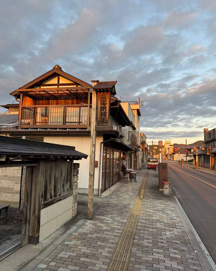 Mikael på studiereise til Japan. Mikael på studiereise til Japan.
